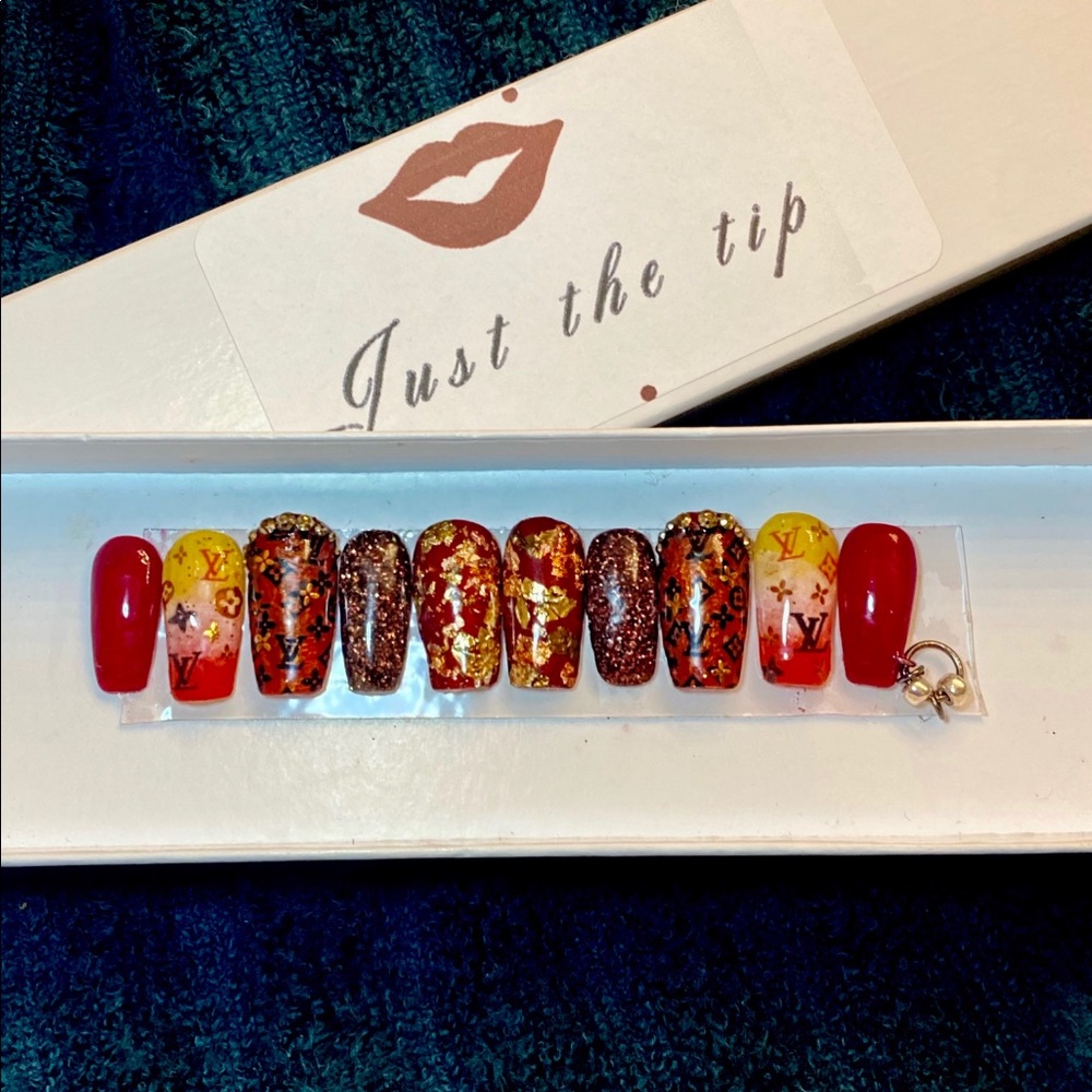 Press on nails